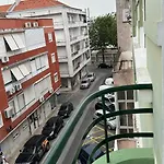 Quarto Moscavide *